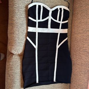 Black Large strapless midi dress with white straps from Forever21